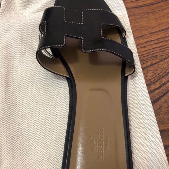 HERMES ORAN SANDALS SIZE 41/UK8 - Picture 3 of 3